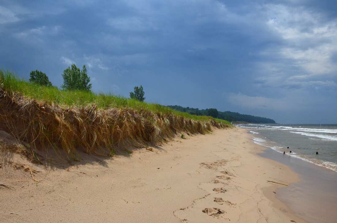 A sandy trail through the dunes